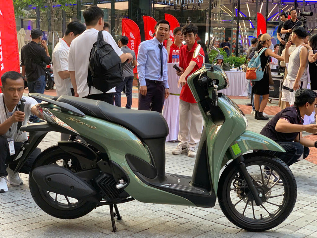 Honda-SHmode27_3-1024x768.jpg